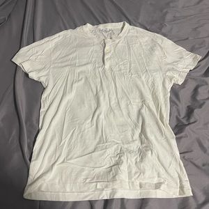 Abercrombie & Fitch Soft A&F Essentials Relaxed Three Button Tee